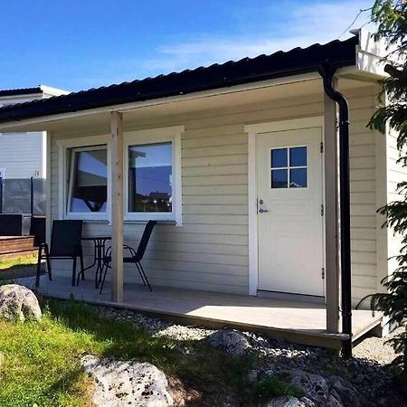 Feriehus Med Sjoutsikt Satra ภายนอก รูปภาพ